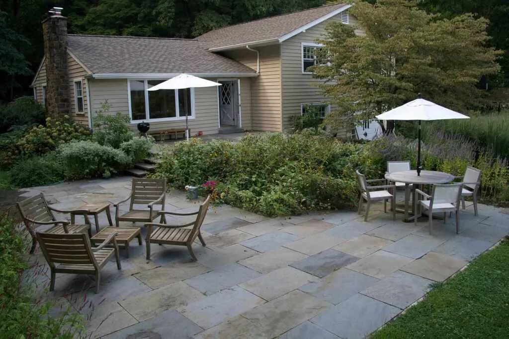 Simple Concrete Paver   patio ideas